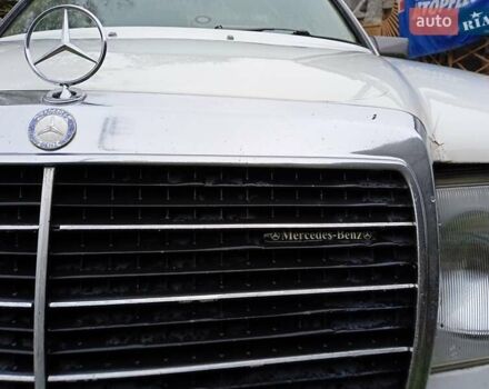 Белый Мерседес Е-Класс, объемом двигателя 2.6 л и пробегом 430 тыс. км за 1450 $, фото 3 на Automoto.ua