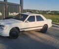 Белый Мерседес Е-Класс, объемом двигателя 2 л и пробегом 300 тыс. км за 850 $, фото 14 на Automoto.ua
