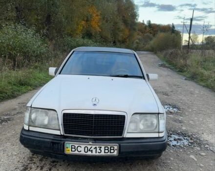 Білий Мерседес Е-Клас, об'ємом двигуна 2.4 л та пробігом 500 тис. км за 1000 $, фото 1 на Automoto.ua