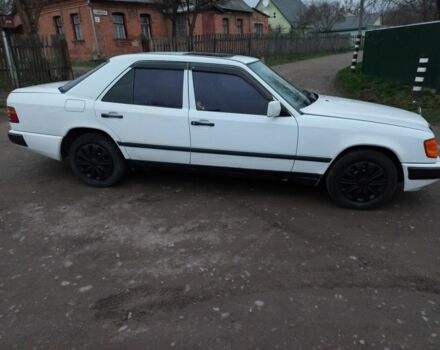 Білий Мерседес Е-Клас, об'ємом двигуна 2.6 л та пробігом 1 тис. км за 2300 $, фото 3 на Automoto.ua