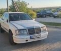 Белый Мерседес Е-Класс, объемом двигателя 2 л и пробегом 300 тыс. км за 850 $, фото 11 на Automoto.ua