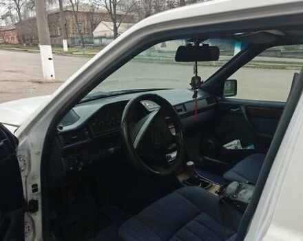 Білий Мерседес Е-Клас, об'ємом двигуна 3 л та пробігом 400 тис. км за 2750 $, фото 17 на Automoto.ua