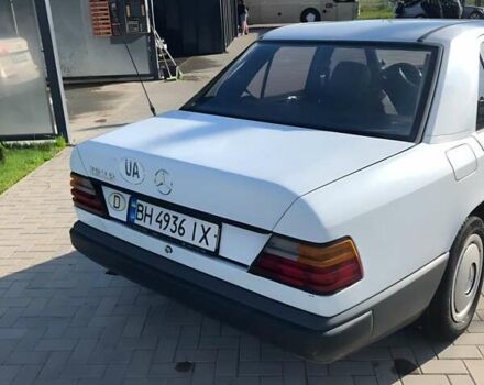 Мерседес Е-Класс 1987 в Тячеве на Automoto.ua Белый Мерседес Е-Класс, объемом двигателя 2.5 л и пробегом 770 тыс. км за 2500 $, фото 1 на Automoto.ua