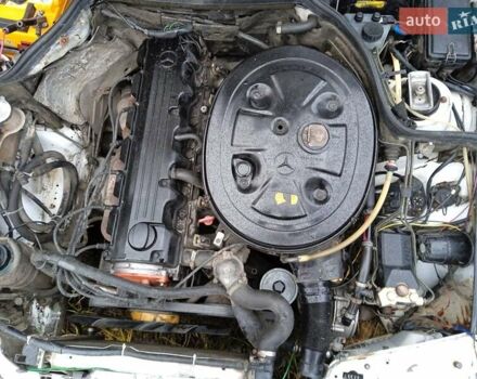 Белый Мерседес Е-Класс, объемом двигателя 2.6 л и пробегом 430 тыс. км за 1450 $, фото 8 на Automoto.ua