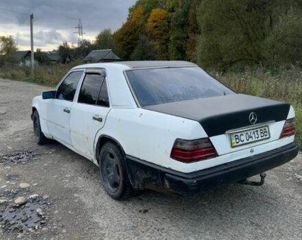 Білий Мерседес Е-Клас, об'ємом двигуна 2.4 л та пробігом 500 тис. км за 1000 $, фото 5 на Automoto.ua