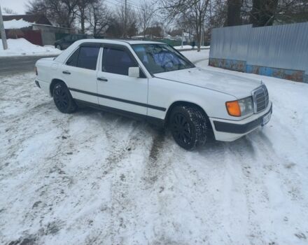 Белый Мерседес Е-Класс, объемом двигателя 2.6 л и пробегом 255 тыс. км за 2300 $, фото 7 на Automoto.ua