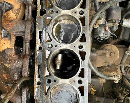 Білий Мерседес Е-Клас, об'ємом двигуна 2 л та пробігом 100 тис. км за 600 $, фото 4 на Automoto.ua