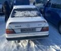 Белый Мерседес Е-Класс, объемом двигателя 2.6 л и пробегом 250 тыс. км за 3000 $, фото 4 на Automoto.ua