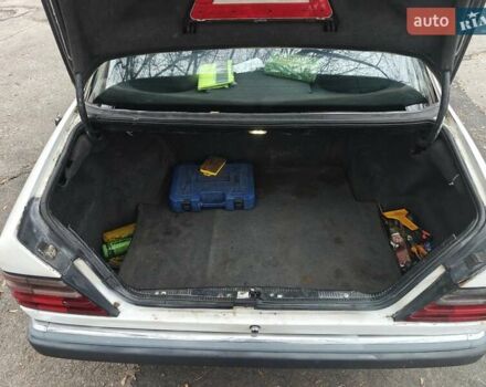 Білий Мерседес Е-Клас, об'ємом двигуна 3 л та пробігом 400 тис. км за 2750 $, фото 23 на Automoto.ua