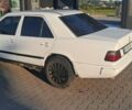 Белый Мерседес Е-Класс, объемом двигателя 2 л и пробегом 300 тыс. км за 550 $, фото 6 на Automoto.ua
