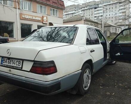 Білий Мерседес Е-Клас, об'ємом двигуна 3 л та пробігом 400 тис. км за 2750 $, фото 9 на Automoto.ua