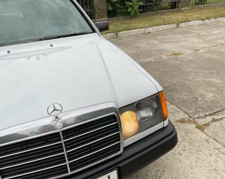 Белый Мерседес Е-Класс, объемом двигателя 2 л и пробегом 467 тыс. км за 3500 $, фото 7 на Automoto.ua