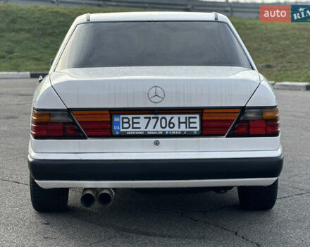 Белый Мерседес Е-Класс, объемом двигателя 2.6 л и пробегом 476 тыс. км за 5700 $, фото 4 на Automoto.ua