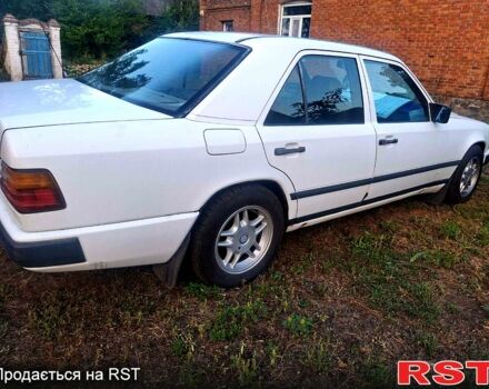 Белый Мерседес Е-Класс, объемом двигателя 2.6 л и пробегом 0 тыс. км за 3000 $, фото 4 на Automoto.ua