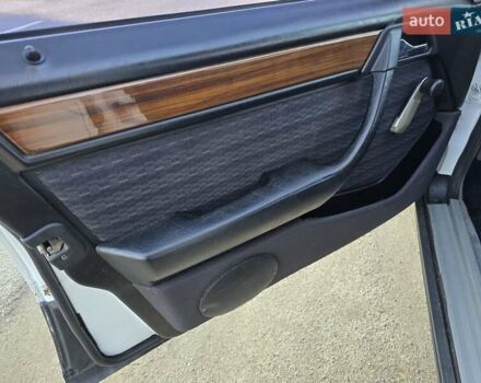 Білий Мерседес Е-Клас, об'ємом двигуна 2 л та пробігом 171 тис. км за 2500 $, фото 9 на Automoto.ua