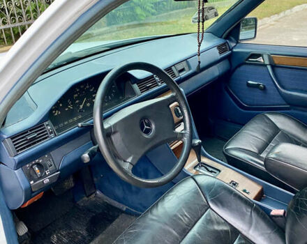 Белый Мерседес Е-Класс, объемом двигателя 2 л и пробегом 467 тыс. км за 3500 $, фото 20 на Automoto.ua