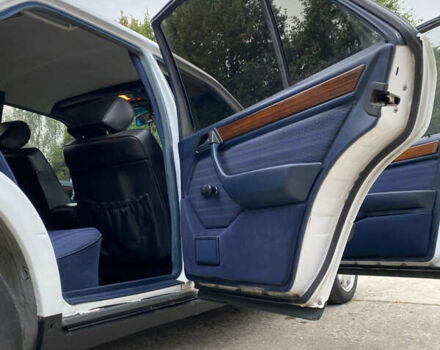 Белый Мерседес Е-Класс, объемом двигателя 2 л и пробегом 467 тыс. км за 3500 $, фото 16 на Automoto.ua