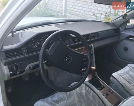 Білий Мерседес Е-Клас, об'ємом двигуна 2.3 л та пробігом 500 тис. км за 2200 $, фото 1 на Automoto.ua
