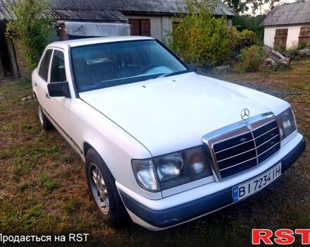 Белый Мерседес Е-Класс, объемом двигателя 2.6 л и пробегом 0 тыс. км за 3000 $, фото 3 на Automoto.ua