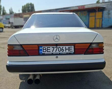 Білий Мерседес Е-Клас, об'ємом двигуна 2.6 л та пробігом 444 тис. км за 7300 $, фото 2 на Automoto.ua