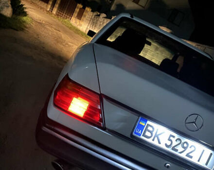 Белый Мерседес Е-Класс, объемом двигателя 2 л и пробегом 467 тыс. км за 3500 $, фото 25 на Automoto.ua