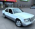 Белый Мерседес Е-Класс, объемом двигателя 3 л и пробегом 300 тыс. км за 1500 $, фото 1 на Automoto.ua