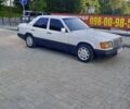 Белый Мерседес Е-Класс, объемом двигателя 2 л и пробегом 351 тыс. км за 2300 $, фото 5 на Automoto.ua