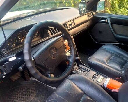 Белый Мерседес Е-Класс, объемом двигателя 2.6 л и пробегом 0 тыс. км за 3000 $, фото 7 на Automoto.ua