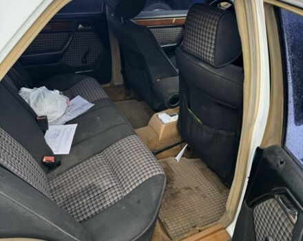Білий Мерседес Е-Клас, об'ємом двигуна 2.5 л та пробігом 230 тис. км за 1999 $, фото 4 на Automoto.ua