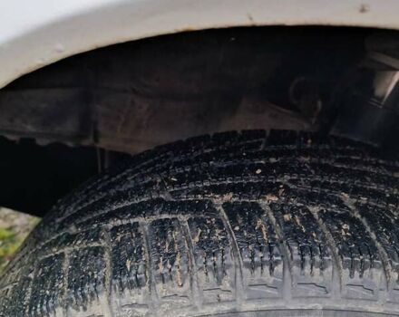 Белый Мерседес Е-Класс, объемом двигателя 2 л и пробегом 200 тыс. км за 4700 $, фото 13 на Automoto.ua