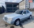Білий Мерседес Е-Клас, об'ємом двигуна 2 л та пробігом 420 тис. км за 2300 $, фото 1 на Automoto.ua