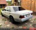 Білий Мерседес Е-Клас, об'ємом двигуна 2 л та пробігом 420 тис. км за 2100 $, фото 1 на Automoto.ua