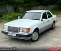 Белый Мерседес Е-Класс, объемом двигателя 2.3 л и пробегом 555 тыс. км за 1500 $, фото 1 на Automoto.ua