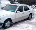 Белый Мерседес Е-Класс, объемом двигателя 2 л и пробегом 386 тыс. км за 2100 $, фото 1 на Automoto.ua