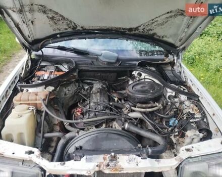 Білий Мерседес Е-Клас, об'ємом двигуна 2 л та пробігом 300 тис. км за 1000 $, фото 10 на Automoto.ua