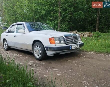 Білий Мерседес Е-Клас, об'ємом двигуна 2 л та пробігом 300 тис. км за 1000 $, фото 2 на Automoto.ua