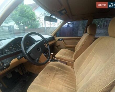 Белый Мерседес Е-Класс, объемом двигателя 2.3 л и пробегом 346 тыс. км за 2200 $, фото 1 на Automoto.ua