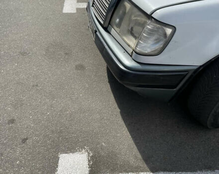 Белый Мерседес Е-Класс, объемом двигателя 2.3 л и пробегом 343 тыс. км за 2700 $, фото 1 на Automoto.ua