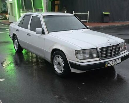 Белый Мерседес Е-Класс, объемом двигателя 2 л и пробегом 357 тыс. км за 1700 $, фото 3 на Automoto.ua