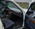 Белый Мерседес Е-Класс, объемом двигателя 2 л и пробегом 357 тыс. км за 1700 $, фото 11 на Automoto.ua