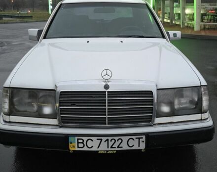 Белый Мерседес Е-Класс, объемом двигателя 2 л и пробегом 357 тыс. км за 1700 $, фото 6 на Automoto.ua