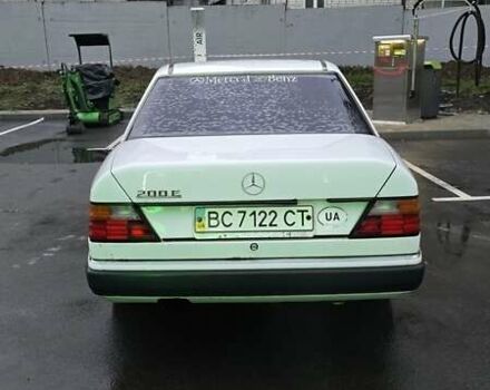 Белый Мерседес Е-Класс, объемом двигателя 2 л и пробегом 357 тыс. км за 1700 $, фото 1 на Automoto.ua