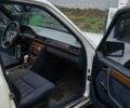 Белый Мерседес Е-Класс, объемом двигателя 2 л и пробегом 357 тыс. км за 1700 $, фото 13 на Automoto.ua