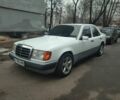 Білий Мерседес Е-Клас, об'ємом двигуна 2.2 л та пробігом 350 тис. км за 2800 $, фото 1 на Automoto.ua