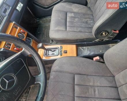 Білий Мерседес Е-Клас, об'ємом двигуна 2 л та пробігом 380 тис. км за 1600 $, фото 3 на Automoto.ua