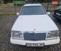 Білий Мерседес Е-Клас, об'ємом двигуна 2 л та пробігом 380 тис. км за 1600 $, фото 1 на Automoto.ua