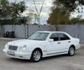 Белый Мерседес Е-Класс, объемом двигателя 2 л и пробегом 300 тыс. км за 2500 $, фото 1 на Automoto.ua