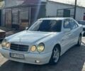 Мерседес Е-Класс 1998 в Николаеве на Automoto.ua Белый Мерседес Е-Класс, объемом двигателя 2.2 л и пробегом 300 тыс. км за 2199 $, фото 1 на Automoto.ua