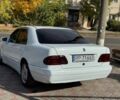 Мерседес Е-Класс 1998 в Николаеве на Automoto.ua Белый Мерседес Е-Класс, объемом двигателя 2.2 л и пробегом 300 тыс. км за 2199 $, фото 5 на Automoto.ua