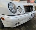 Білий Мерседес Е-Клас, об'ємом двигуна 3.2 л та пробігом 330 тис. км за 5000 $, фото 51 на Automoto.ua